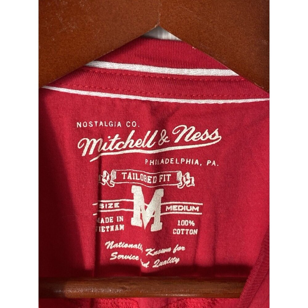Mitchell & Ness Red S/S T-Shirt Men's Size M Medium Spell-Out Tailored Fit - Picture 6 of 11